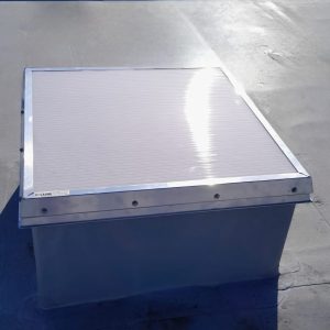 Wyłaz dachowy 80x80cm sterowany siłownikiem elektryczny